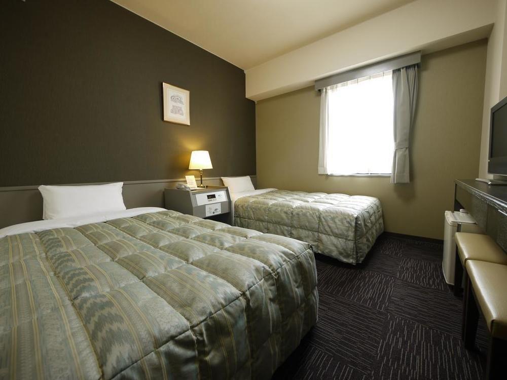 Hotel Route-Inn Toyama Ekimae Exterior photo